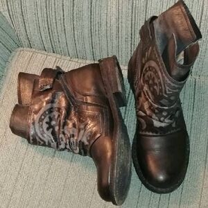 Felmini slouchy style leather booties